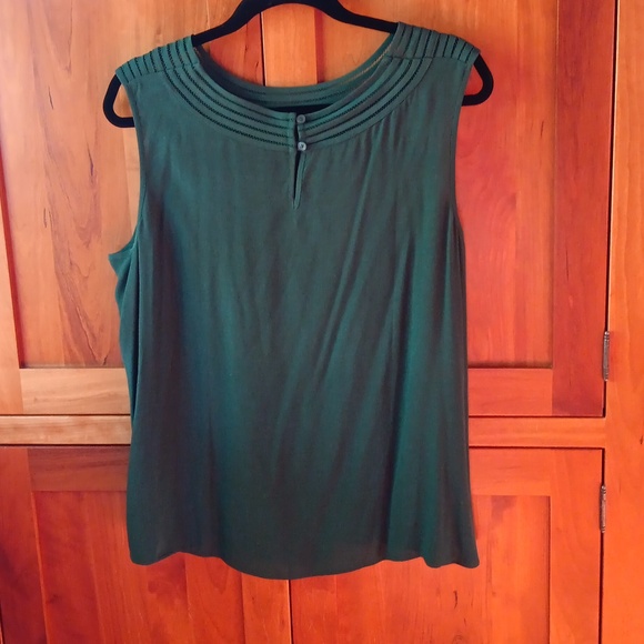 Talbots beautiful deep green rayon shell, NWT, 14/women's petite - Picture 4 of 4
